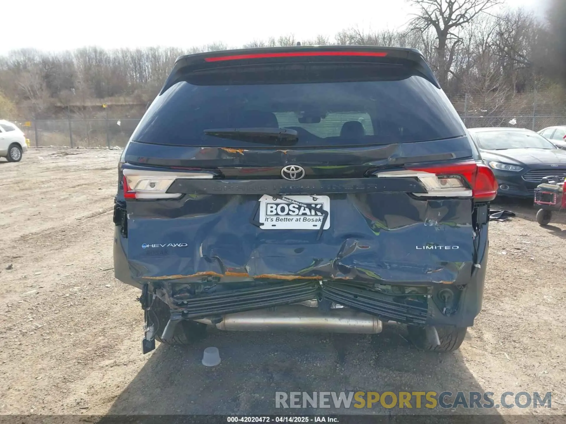 17 Photograph of a damaged car 5TDACAB57SS033216 TOYOTA GRAND HIGHLANDER 2025