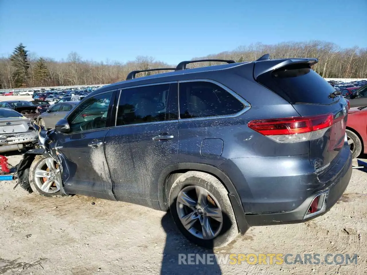 2 Photograph of a damaged car 5TDDGRFHXHS022739 TOYOTA HIGHLANDER 2017