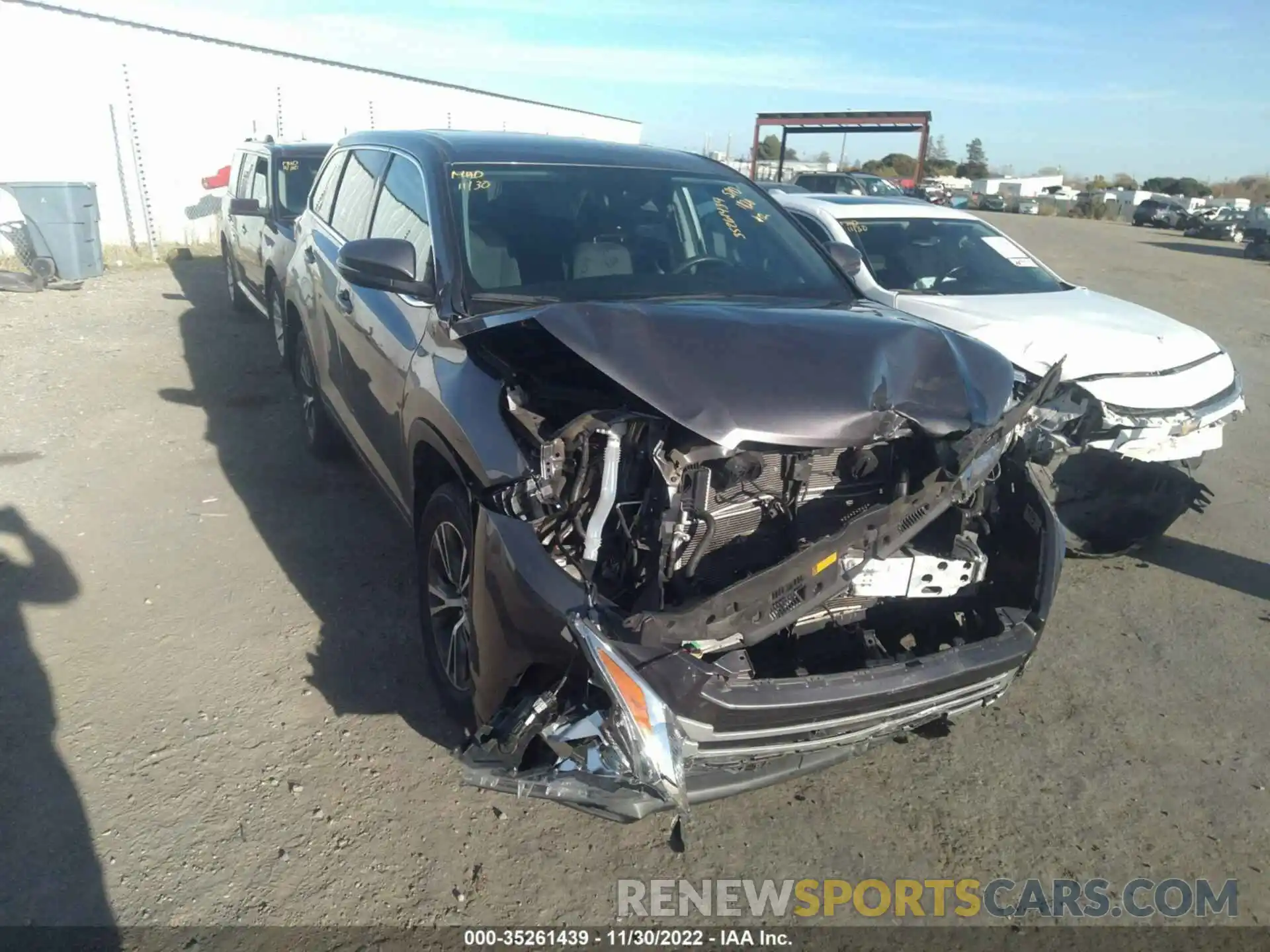 6 Photograph of a damaged car 5TDBGRFH4KS062412 TOYOTA HIGHLANDER 2019