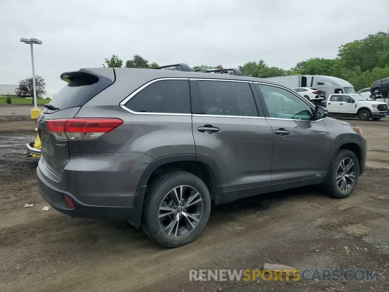 3 Photograph of a damaged car 5TDBGRFH4KS065908 TOYOTA HIGHLANDER 2019