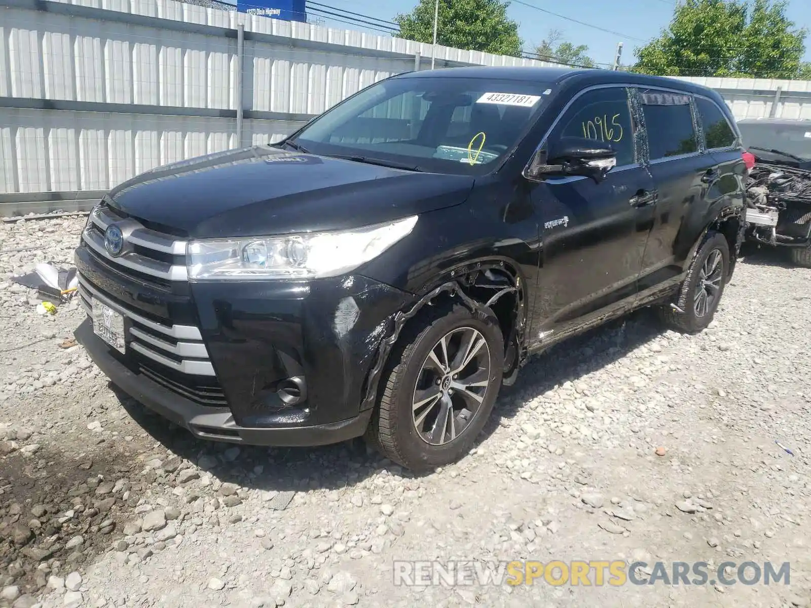 2 Photograph of a damaged car 5TDBGRFH4KS078190 TOYOTA HIGHLANDER 2019