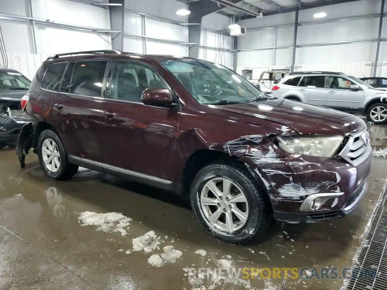 4 Photograph of a damaged car 5TDBK3EHXBS041657 TOYOTA HIGHLANDER 2019