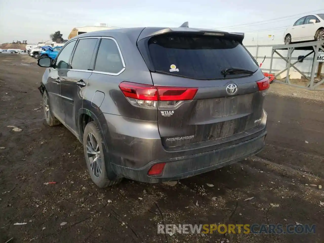 3 Photograph of a damaged car 5TDBZRFH0KS708104 TOYOTA HIGHLANDER 2019