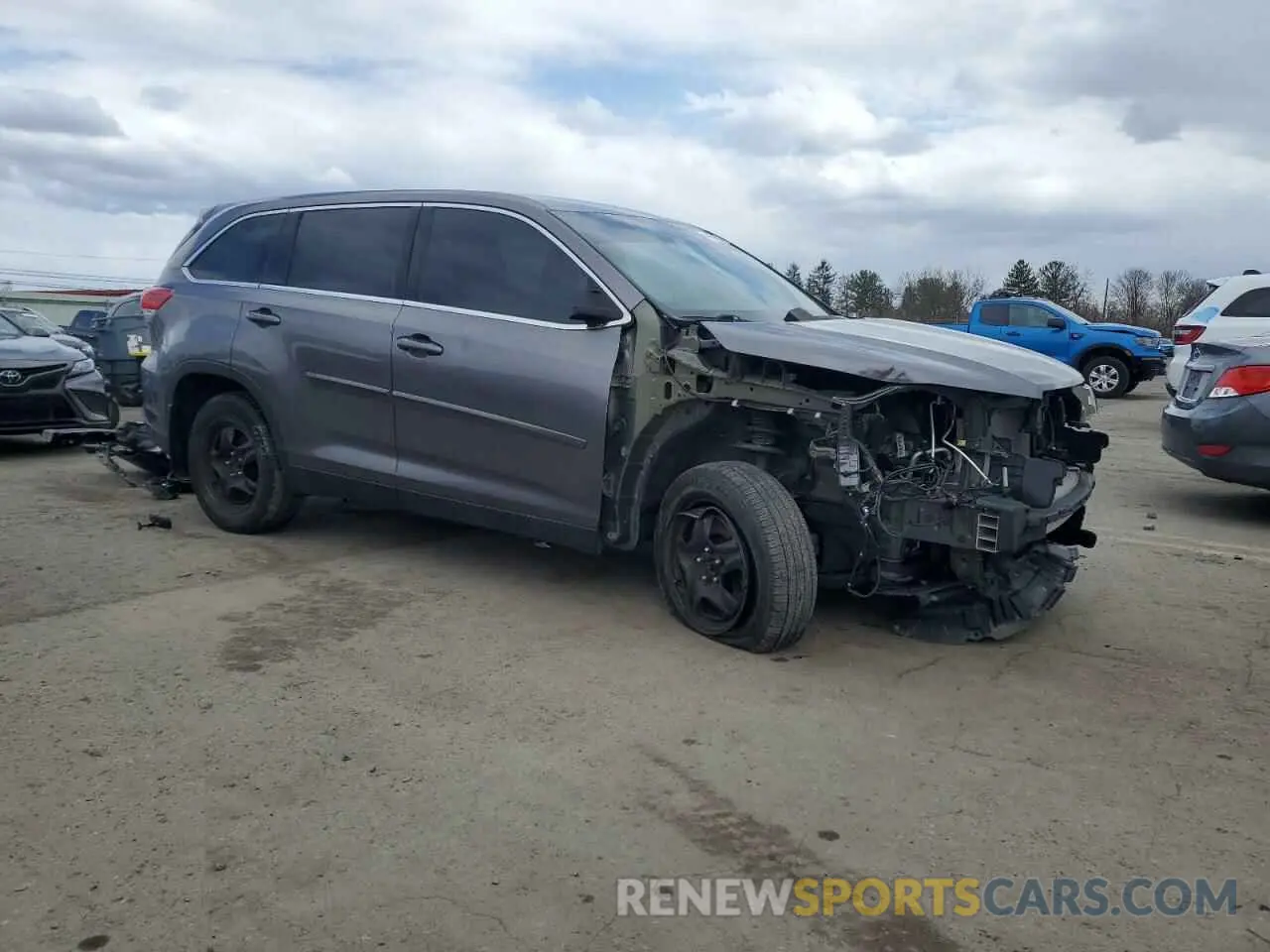4 Photograph of a damaged car 5TDBZRFH0KS731284 TOYOTA HIGHLANDER 2019