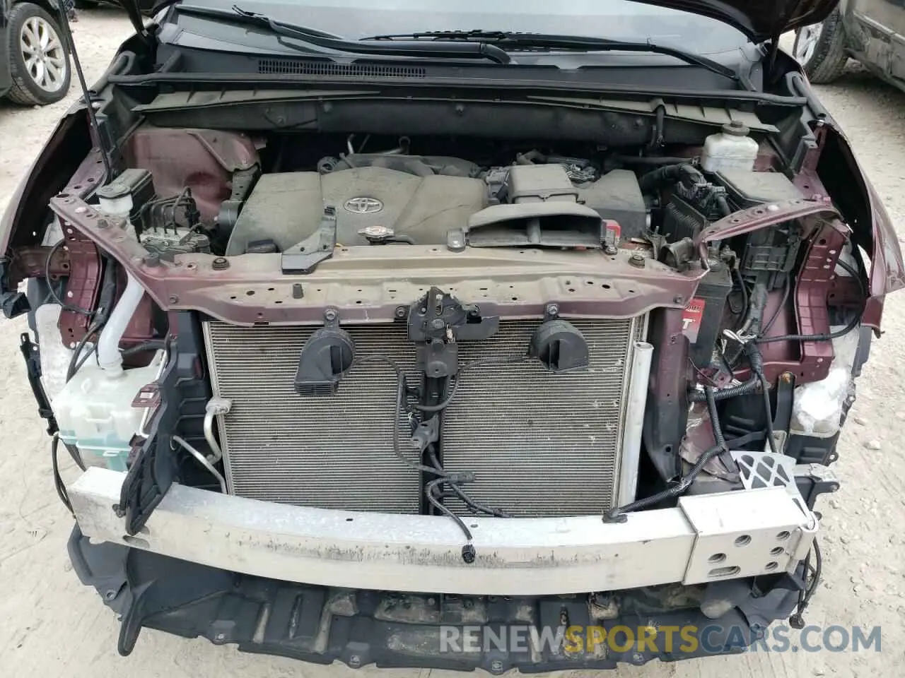 12 Photograph of a damaged car 5TDBZRFH0KS733102 TOYOTA HIGHLANDER 2019