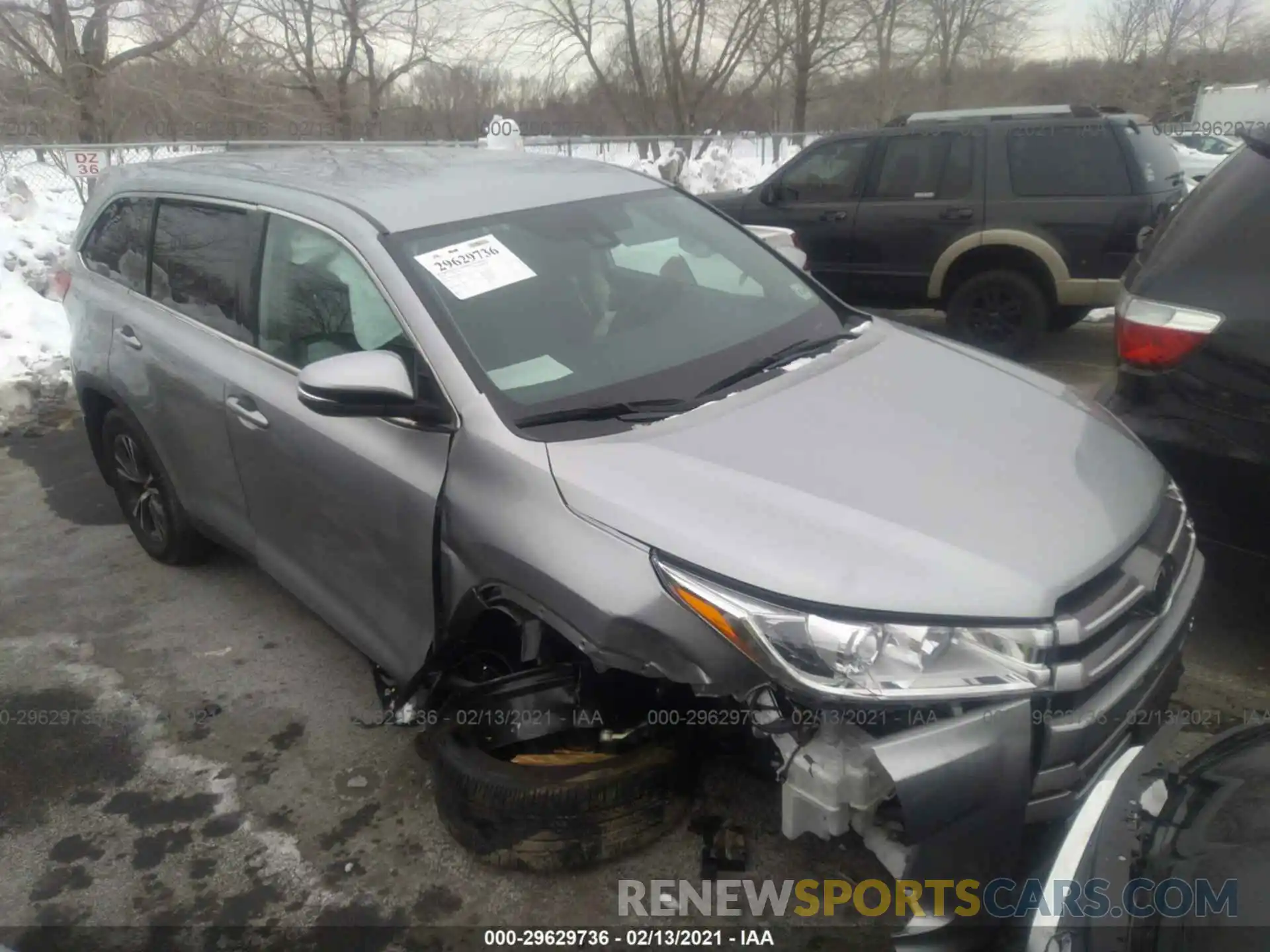 1 Photograph of a damaged car 5TDBZRFH0KS738526 TOYOTA HIGHLANDER 2019