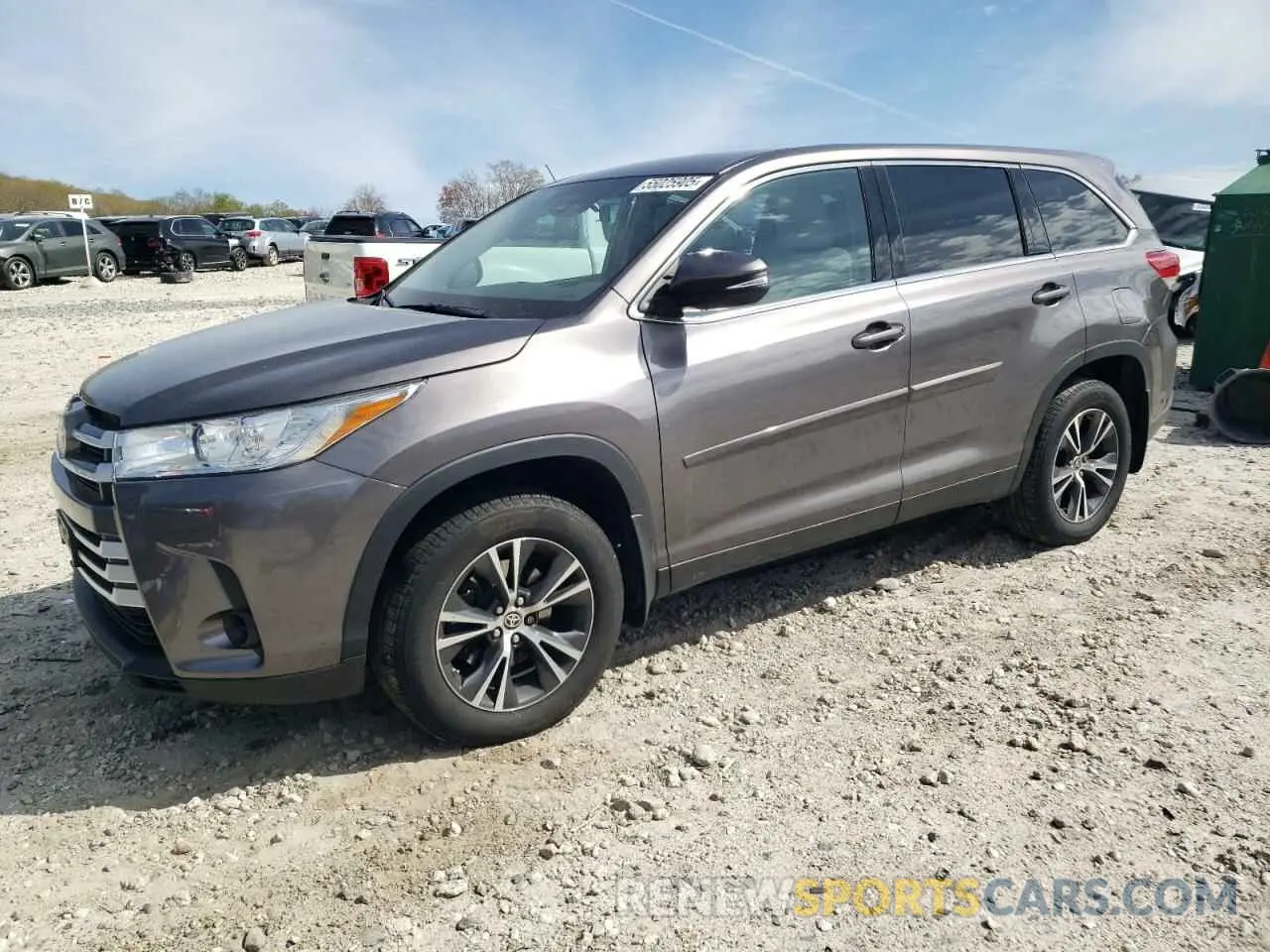 1 Photograph of a damaged car 5TDBZRFH0KS742897 TOYOTA HIGHLANDER 2019