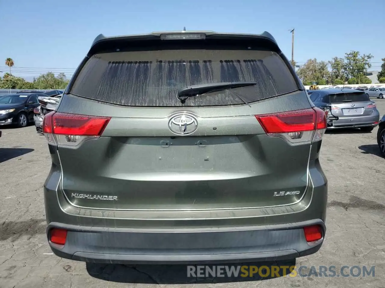6 Photograph of a damaged car 5TDBZRFH0KS947202 TOYOTA HIGHLANDER 2019