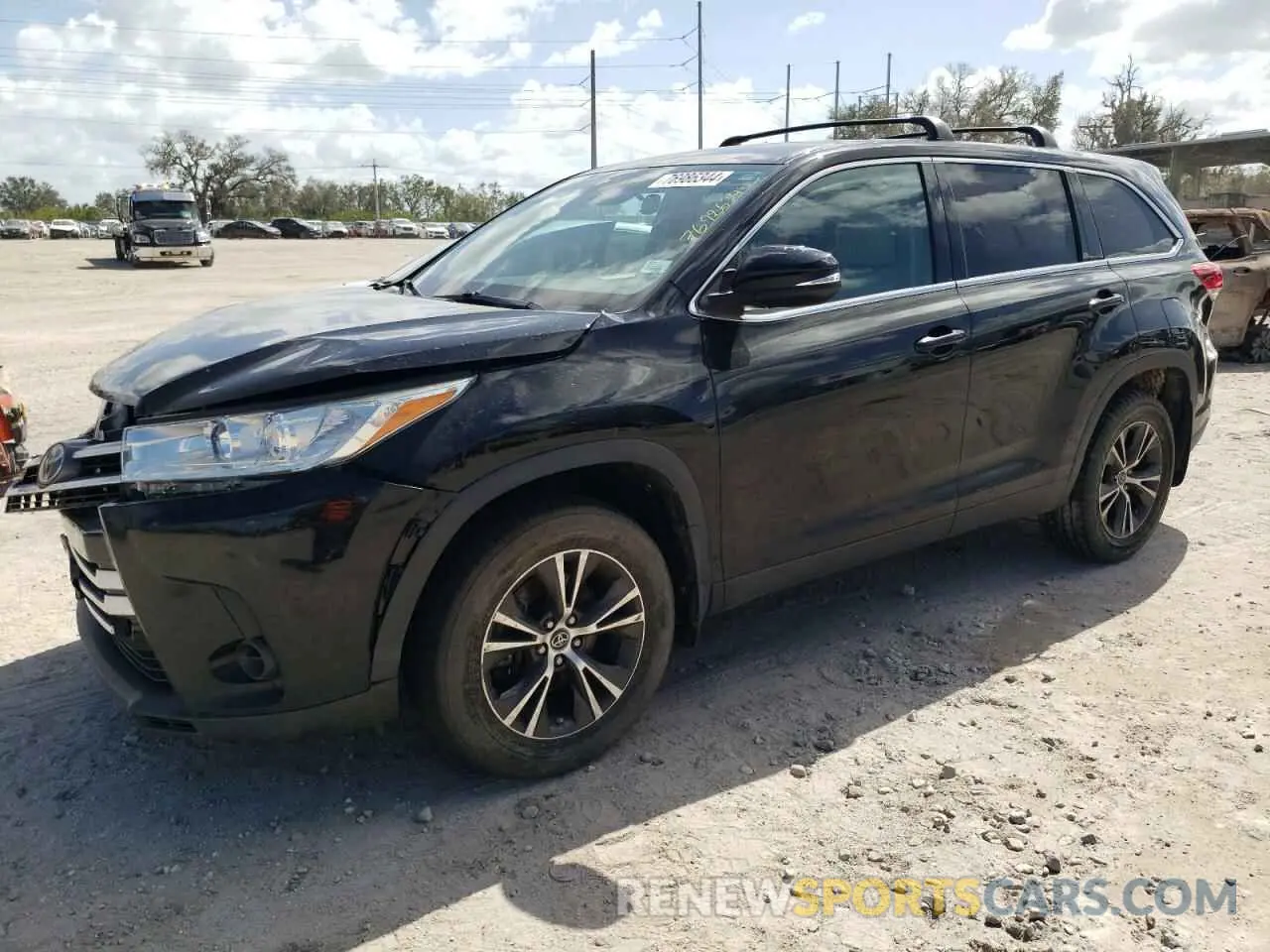 1 Photograph of a damaged car 5TDBZRFH0KS957549 TOYOTA HIGHLANDER 2019