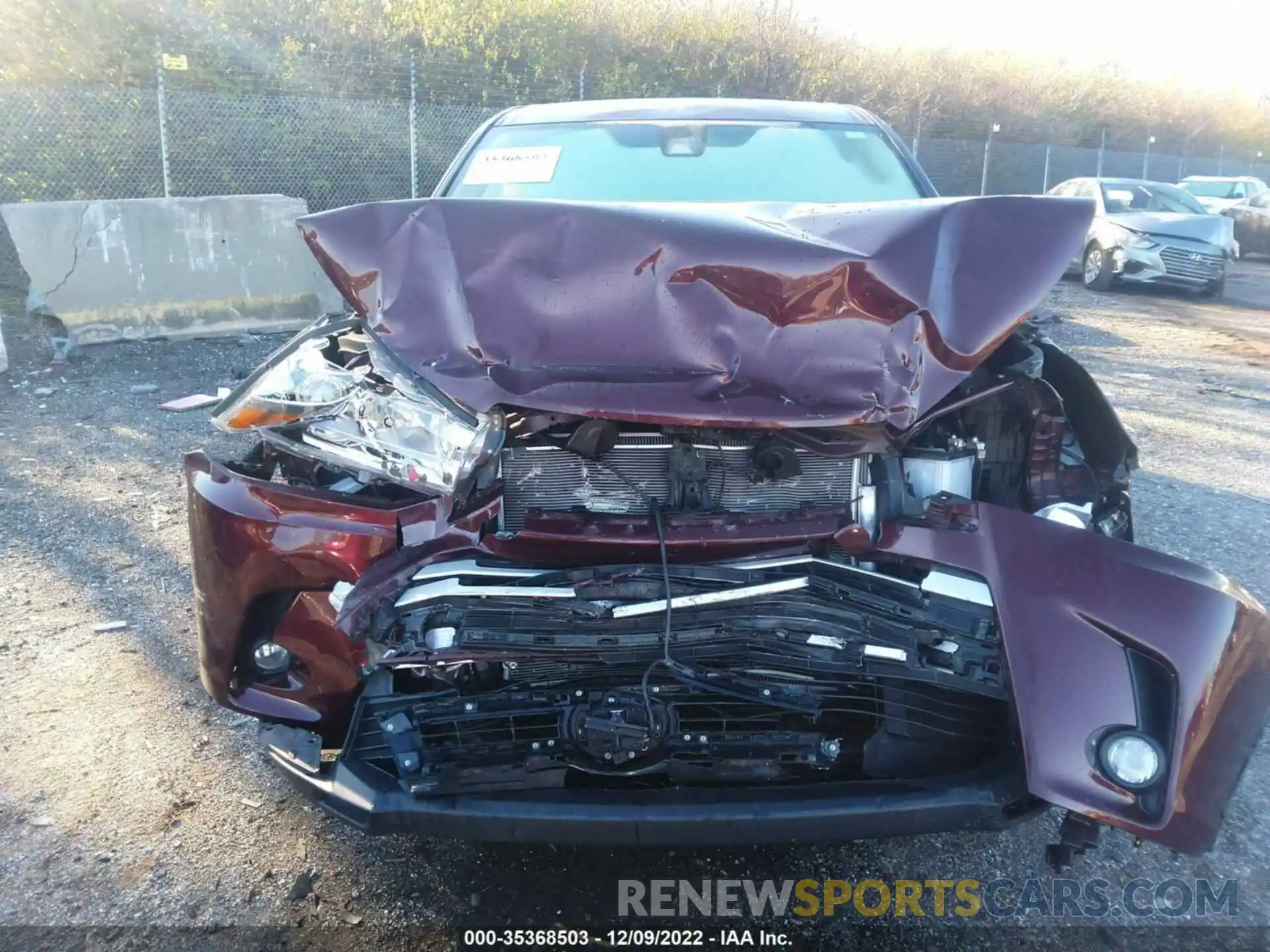 6 Photograph of a damaged car 5TDBZRFH0KS964341 TOYOTA HIGHLANDER 2019