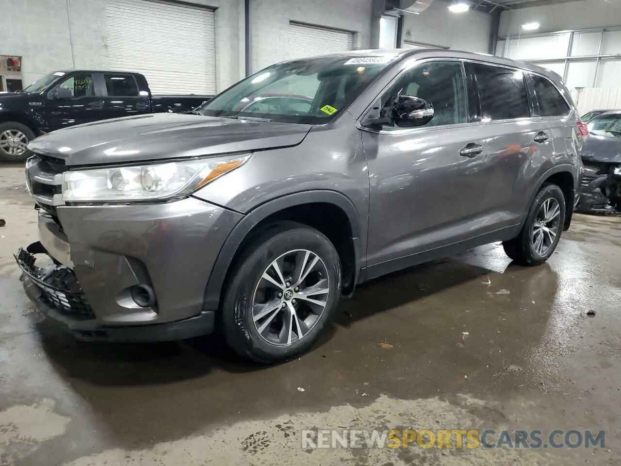 1 Photograph of a damaged car 5TDBZRFH0KS988042 TOYOTA HIGHLANDER 2019