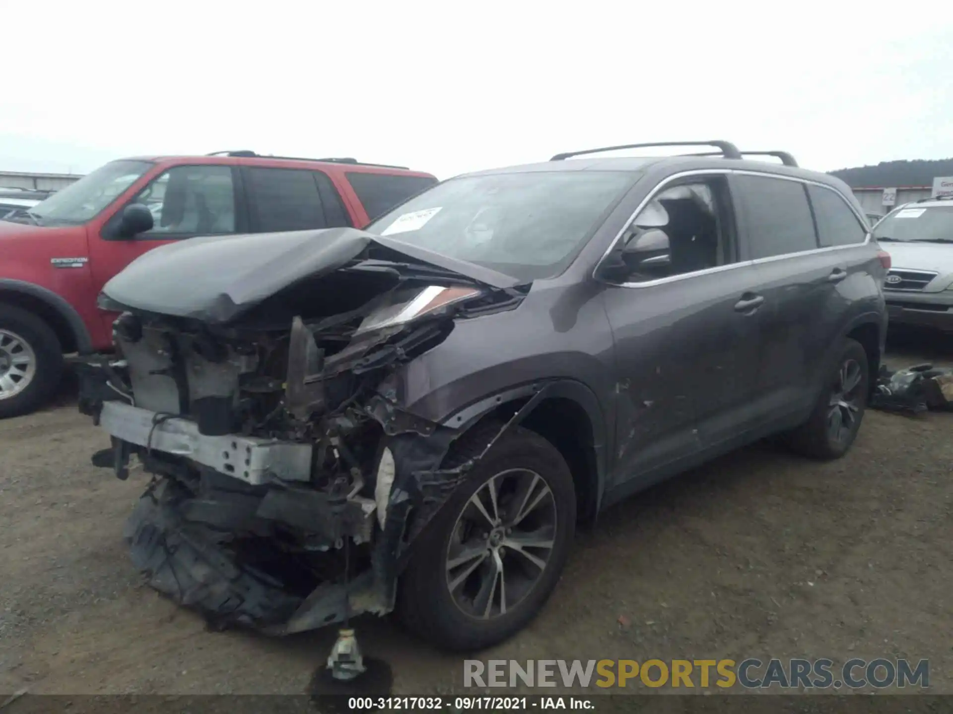 2 Photograph of a damaged car 5TDBZRFH0KS996593 TOYOTA HIGHLANDER 2019