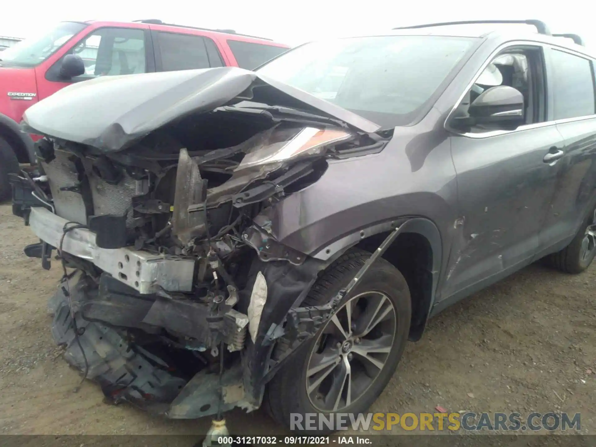 6 Photograph of a damaged car 5TDBZRFH0KS996593 TOYOTA HIGHLANDER 2019