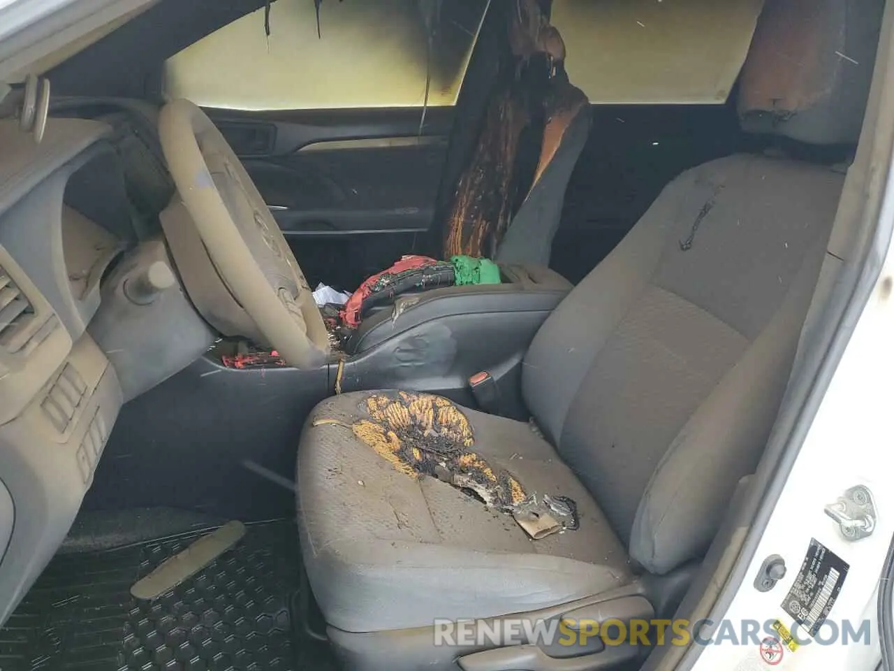 7 Photograph of a damaged car 5TDBZRFH1KS701615 TOYOTA HIGHLANDER 2019