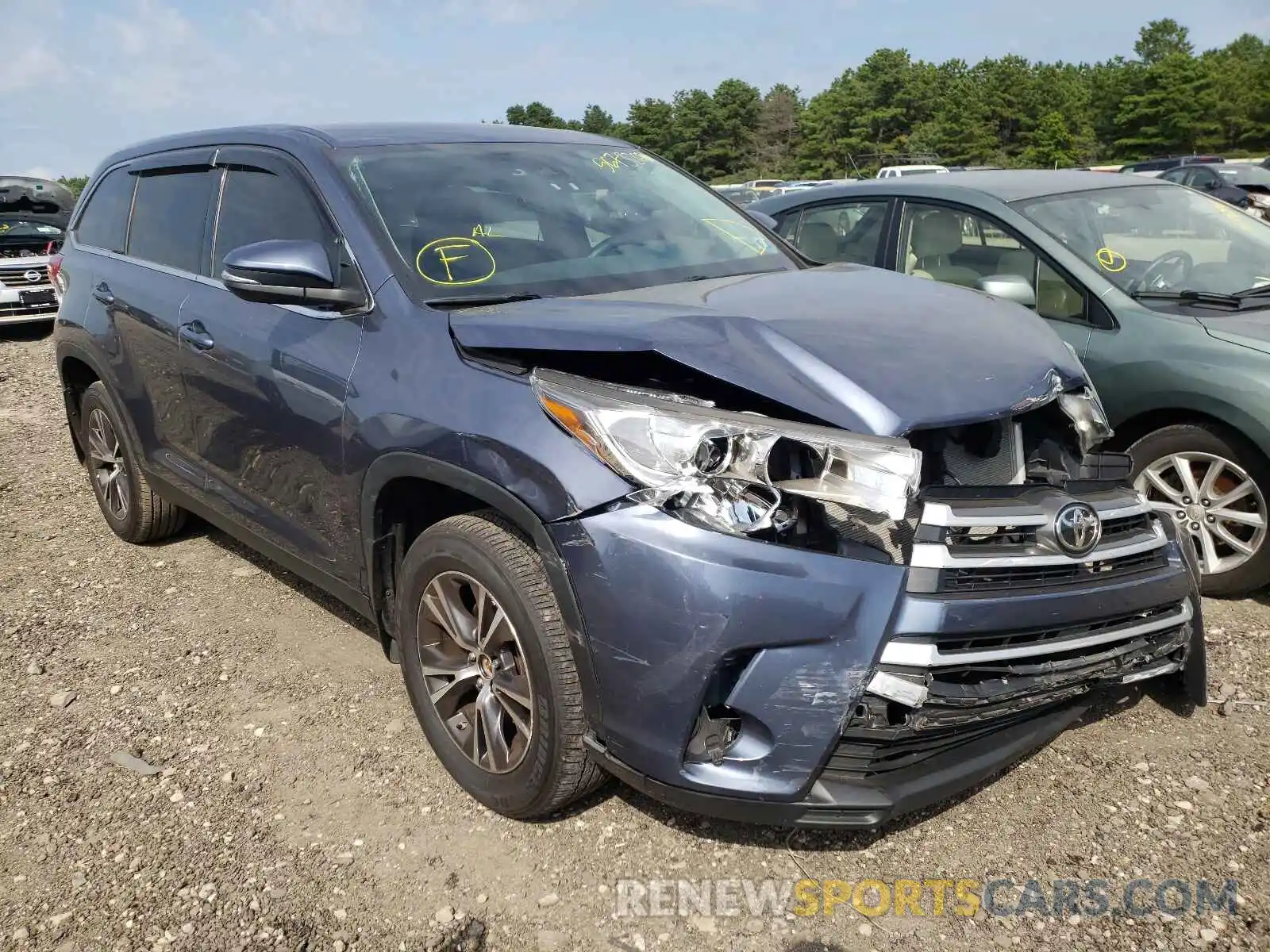 1 Photograph of a damaged car 5TDBZRFH1KS710329 TOYOTA HIGHLANDER 2019