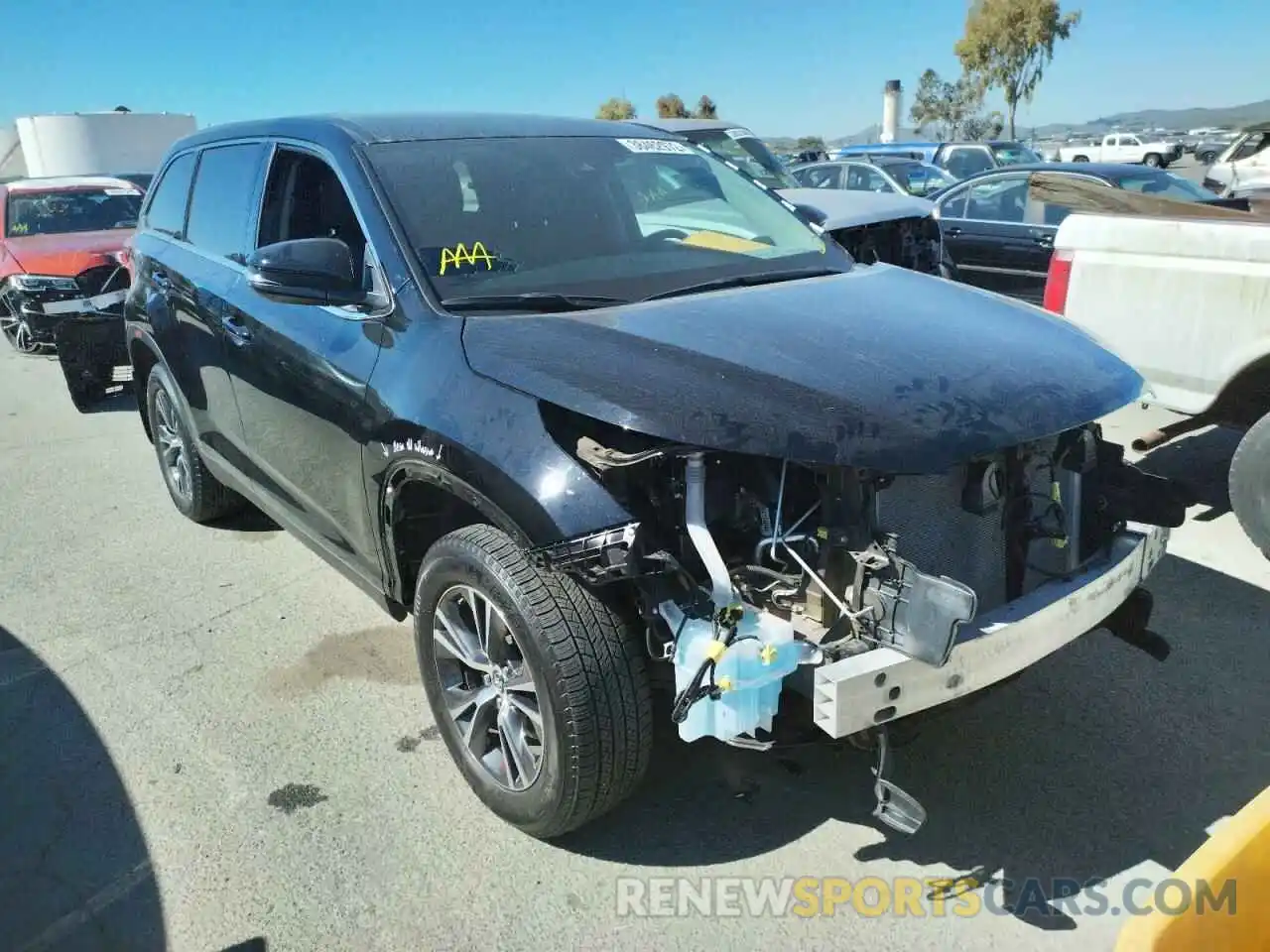 1 Photograph of a damaged car 5TDBZRFH1KS735120 TOYOTA HIGHLANDER 2019