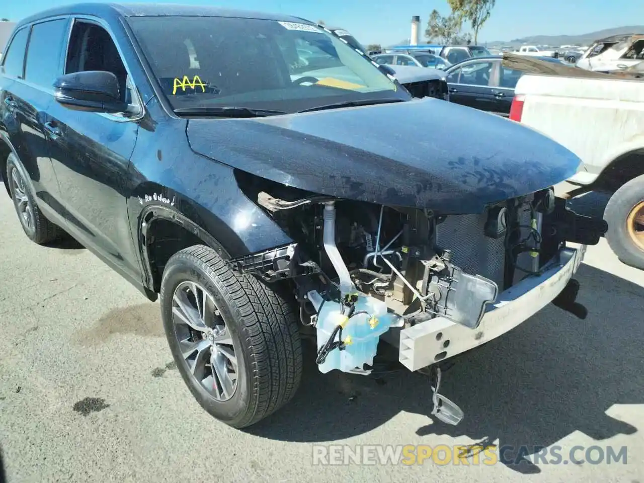 9 Photograph of a damaged car 5TDBZRFH1KS735120 TOYOTA HIGHLANDER 2019