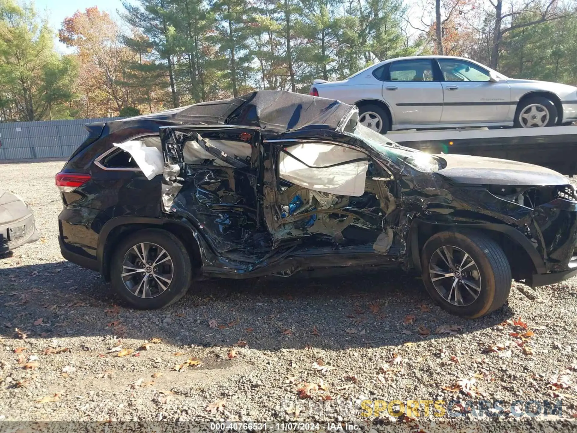 13 Photograph of a damaged car 5TDBZRFH1KS740172 TOYOTA HIGHLANDER 2019