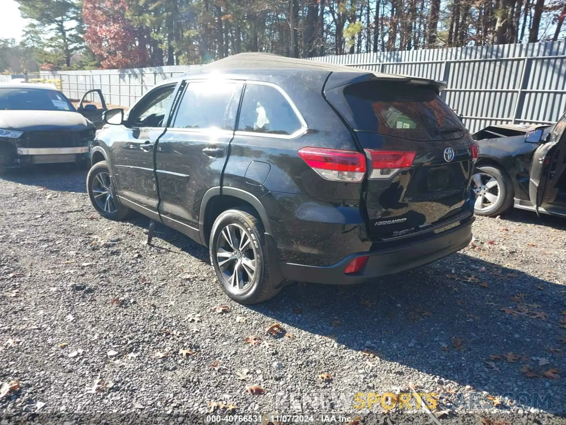 3 Photograph of a damaged car 5TDBZRFH1KS740172 TOYOTA HIGHLANDER 2019