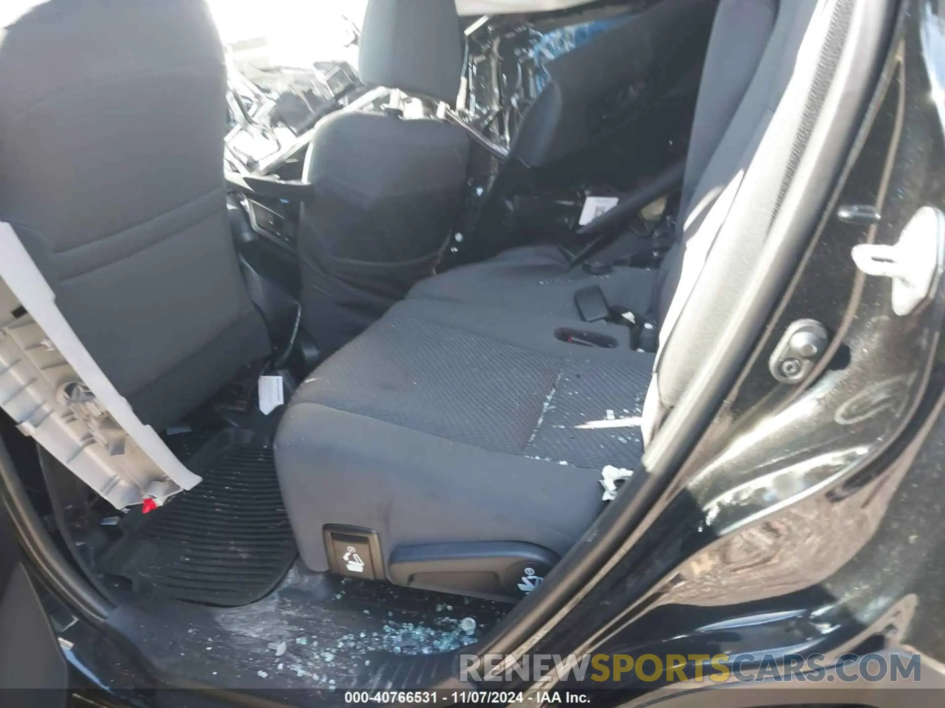 8 Photograph of a damaged car 5TDBZRFH1KS740172 TOYOTA HIGHLANDER 2019
