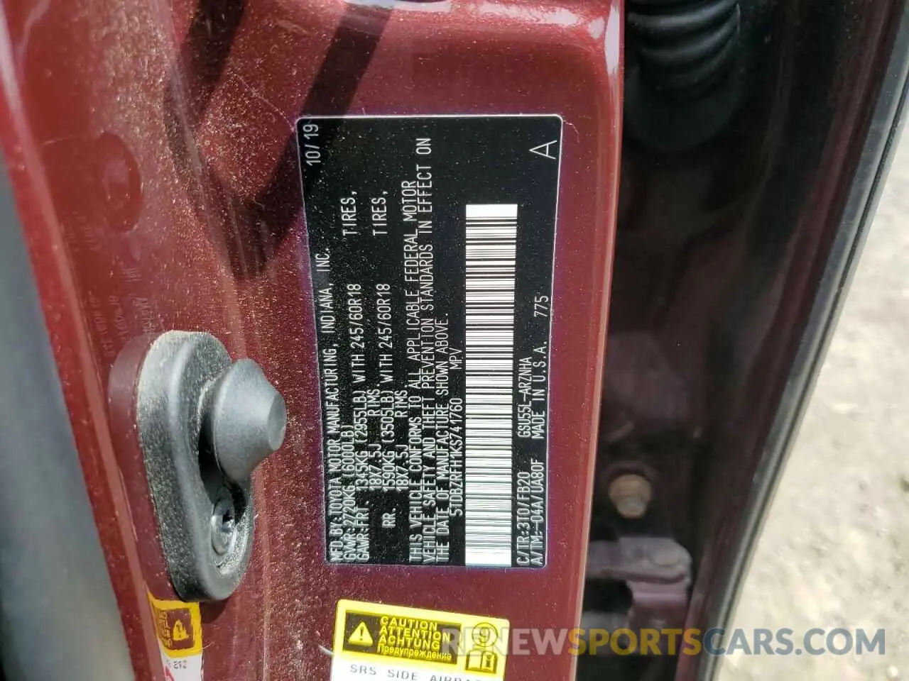 13 Photograph of a damaged car 5TDBZRFH1KS741760 TOYOTA HIGHLANDER 2019