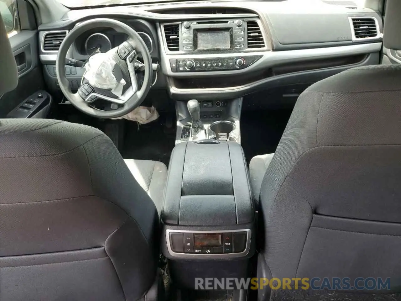 8 Photograph of a damaged car 5TDBZRFH1KS741760 TOYOTA HIGHLANDER 2019