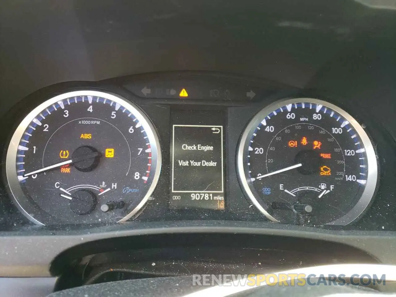 9 Photograph of a damaged car 5TDBZRFH1KS741760 TOYOTA HIGHLANDER 2019