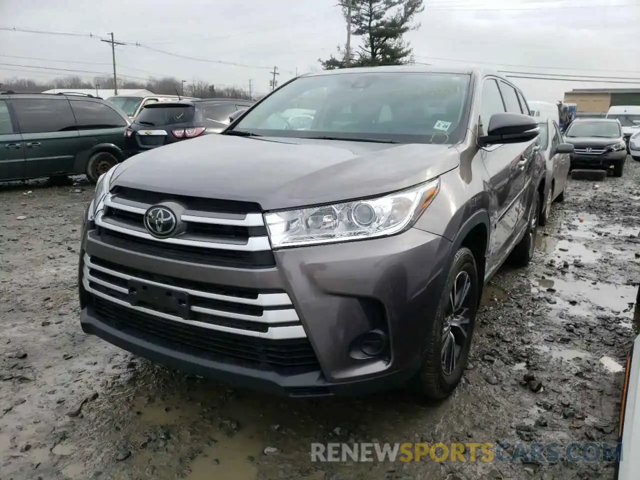 9 Photograph of a damaged car 5TDBZRFH1KS921837 TOYOTA HIGHLANDER 2019