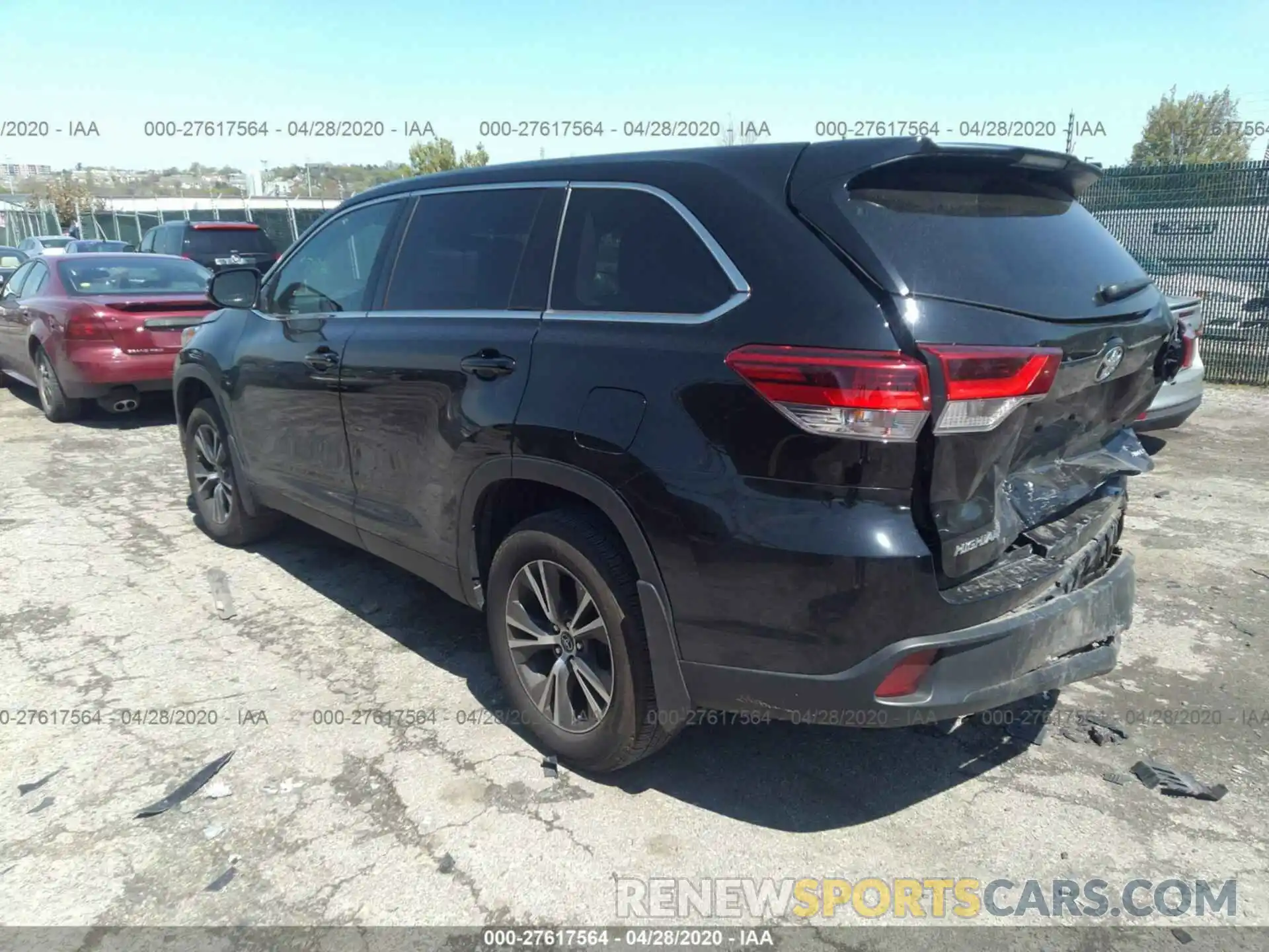 3 Photograph of a damaged car 5TDBZRFH1KS922230 TOYOTA HIGHLANDER 2019