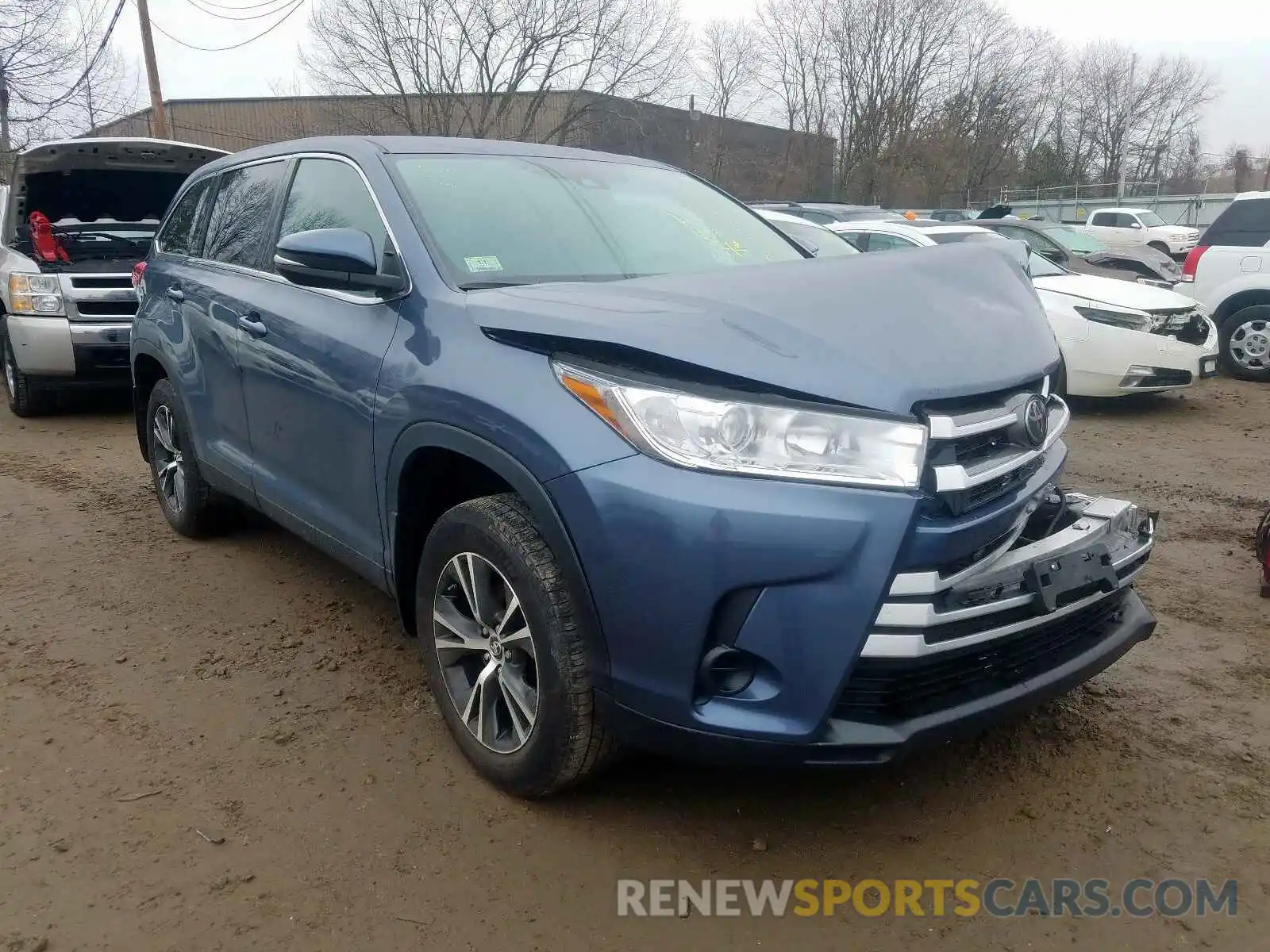 1 Photograph of a damaged car 5TDBZRFH1KS923006 TOYOTA HIGHLANDER 2019