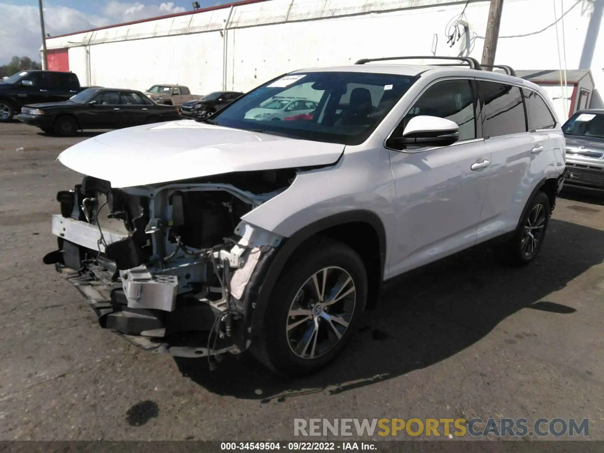 2 Photograph of a damaged car 5TDBZRFH1KS925838 TOYOTA HIGHLANDER 2019