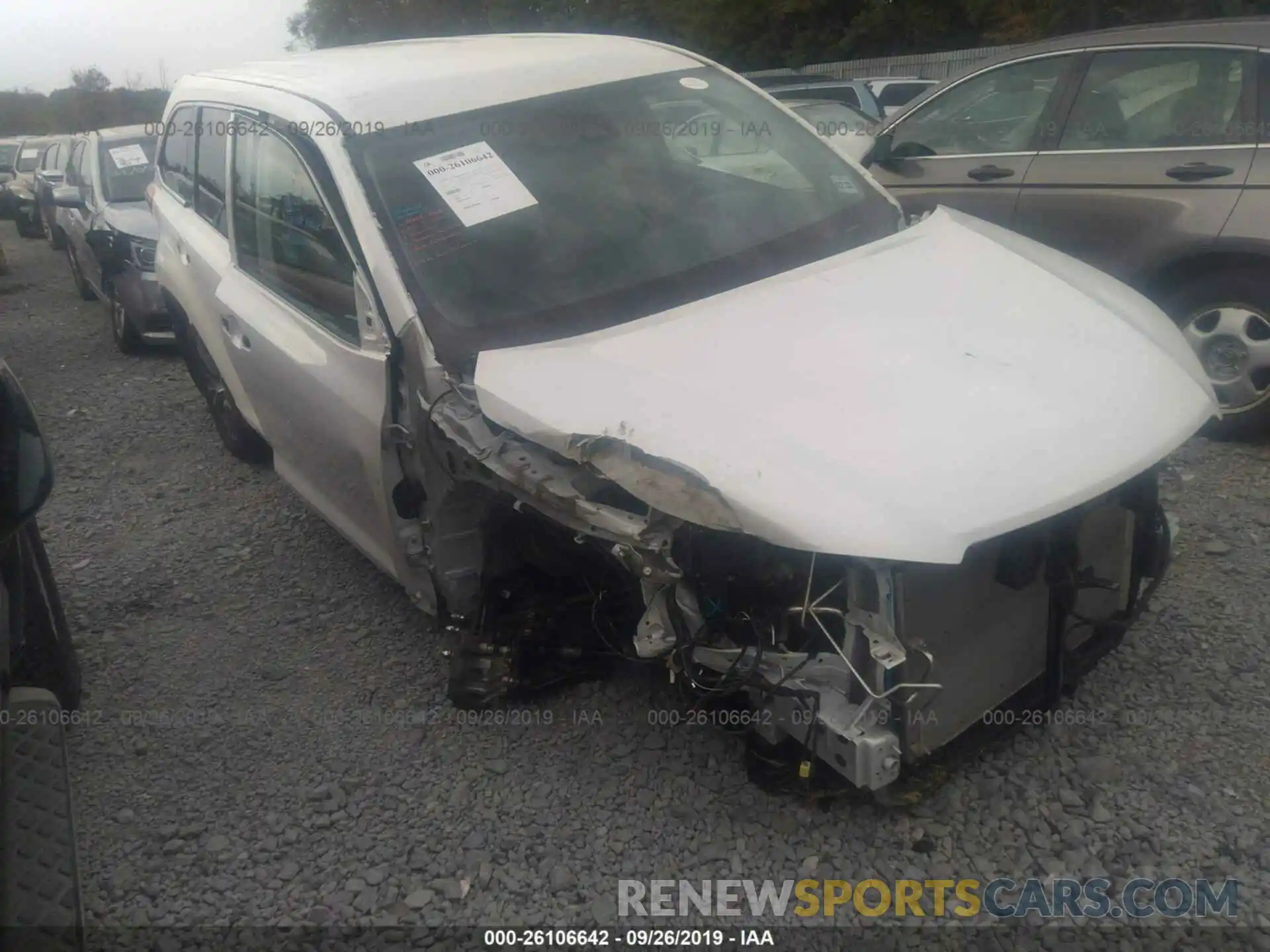 1 Photograph of a damaged car 5TDBZRFH1KS926939 TOYOTA HIGHLANDER 2019