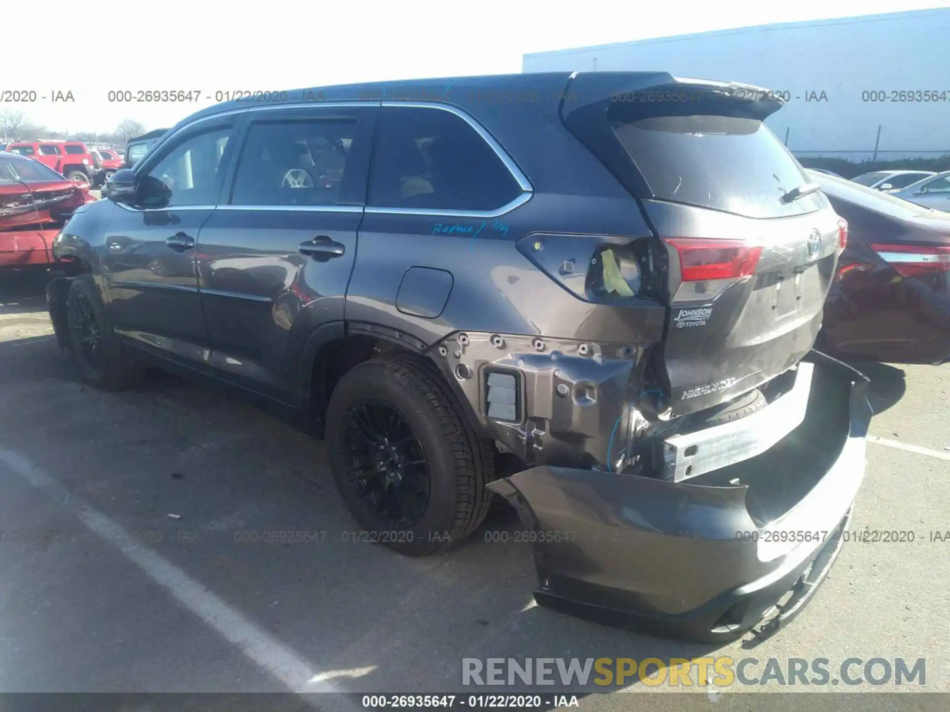 3 Photograph of a damaged car 5TDBZRFH1KS937326 TOYOTA HIGHLANDER 2019