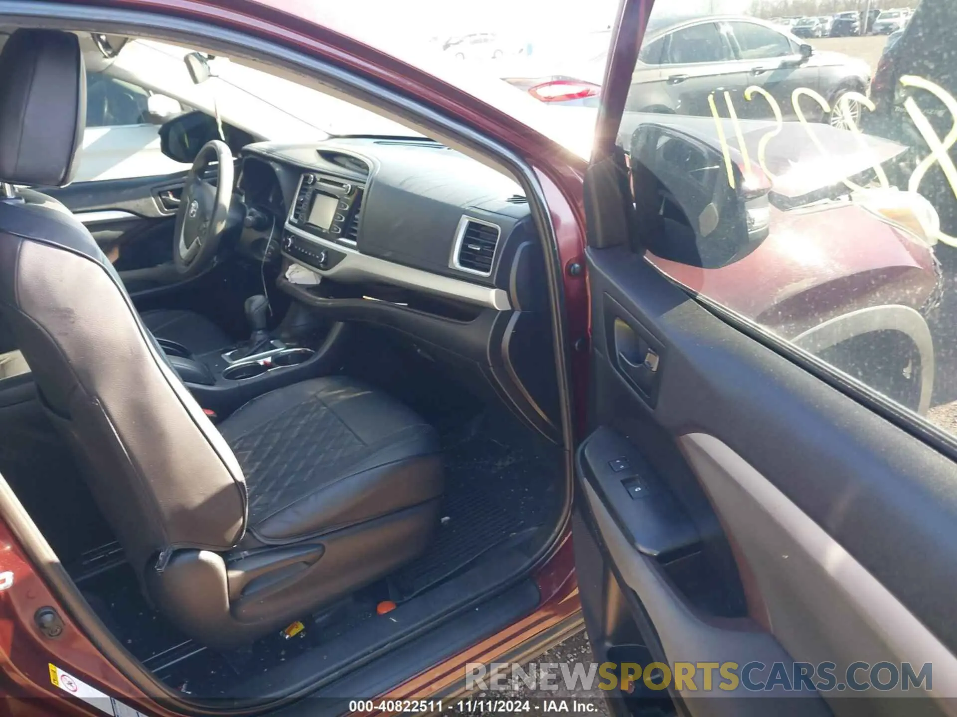 5 Photograph of a damaged car 5TDBZRFH2KS713790 TOYOTA HIGHLANDER 2019