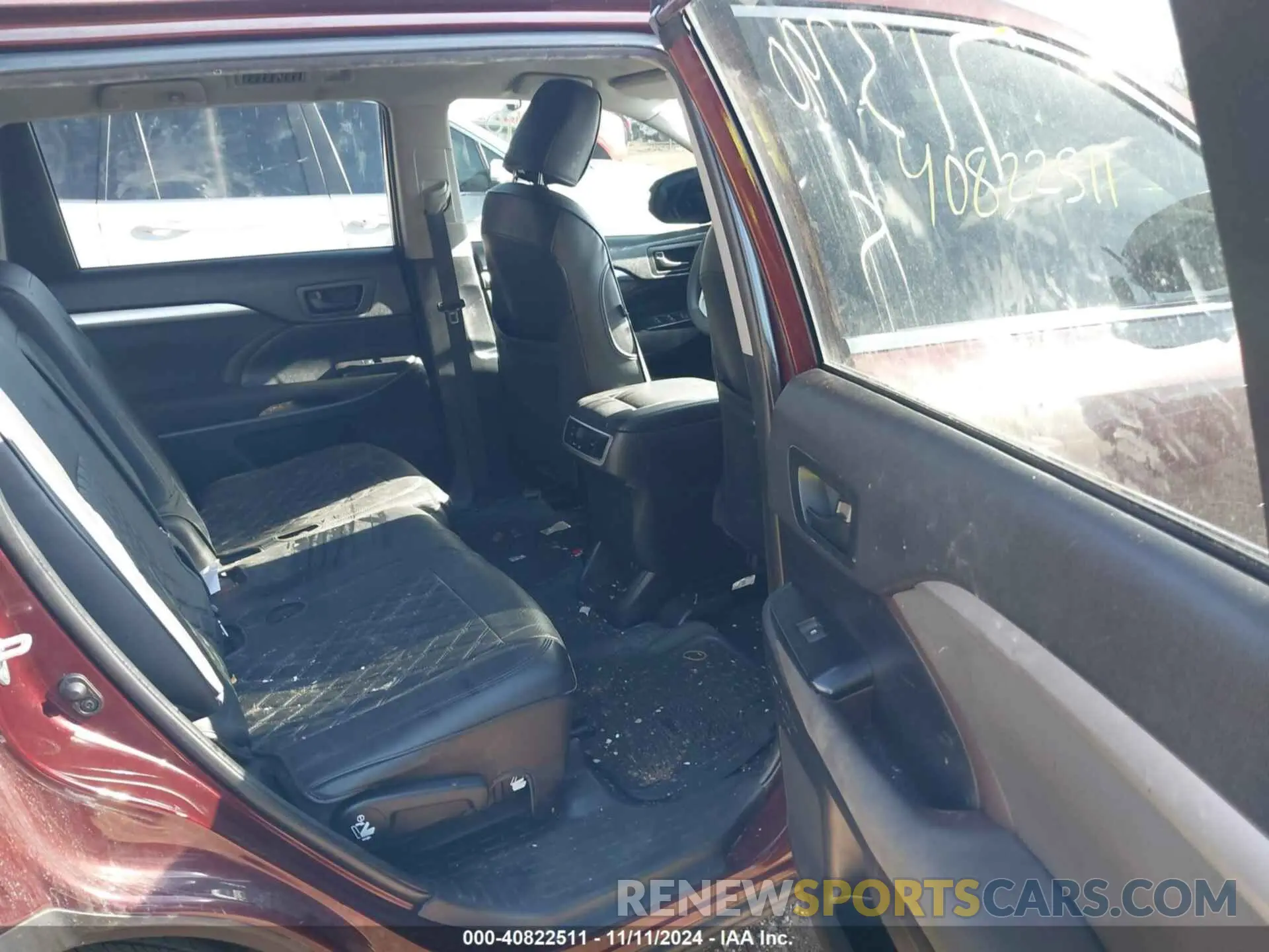 8 Photograph of a damaged car 5TDBZRFH2KS713790 TOYOTA HIGHLANDER 2019