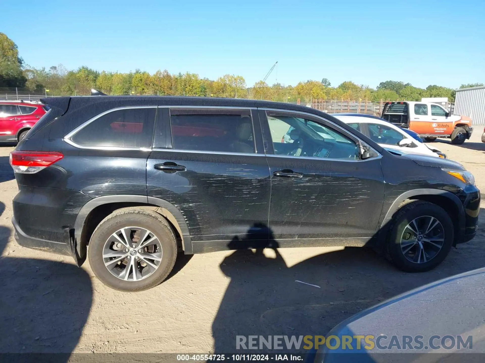 6 Photograph of a damaged car 5TDBZRFH2KS716916 TOYOTA HIGHLANDER 2019