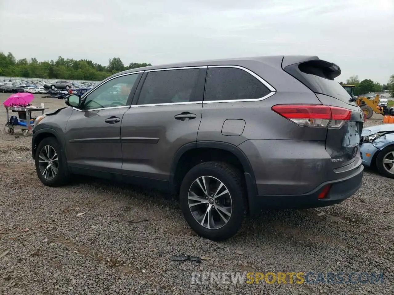 2 Photograph of a damaged car 5TDBZRFH2KS725325 TOYOTA HIGHLANDER 2019