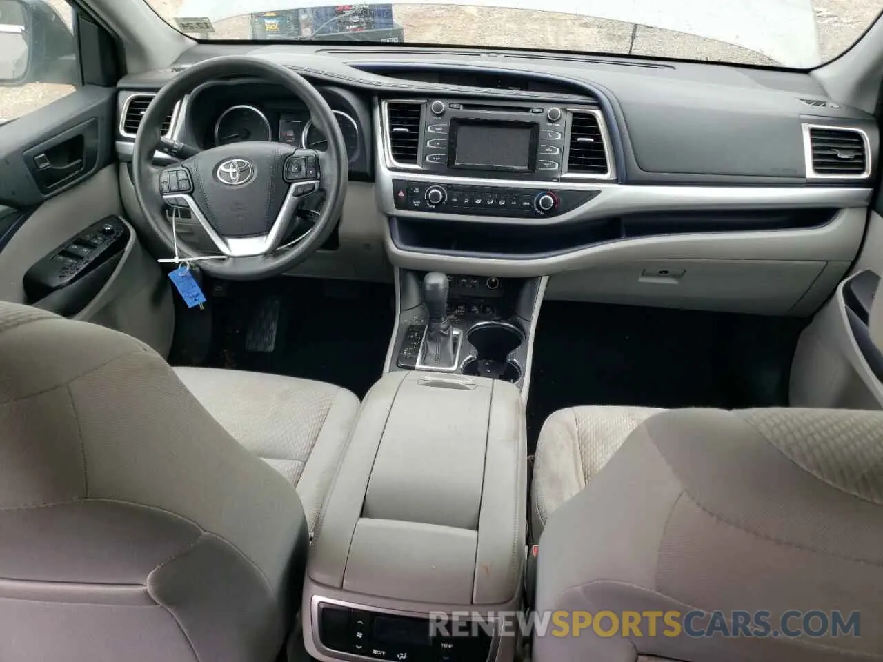 8 Photograph of a damaged car 5TDBZRFH2KS725325 TOYOTA HIGHLANDER 2019