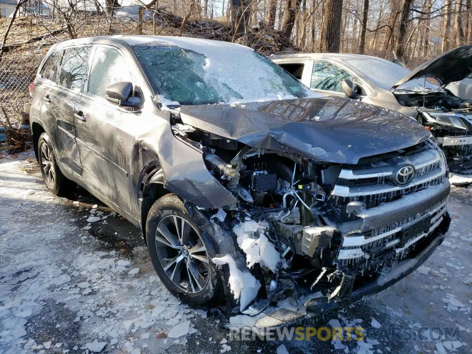 1 Photograph of a damaged car 5TDBZRFH2KS727768 TOYOTA HIGHLANDER 2019