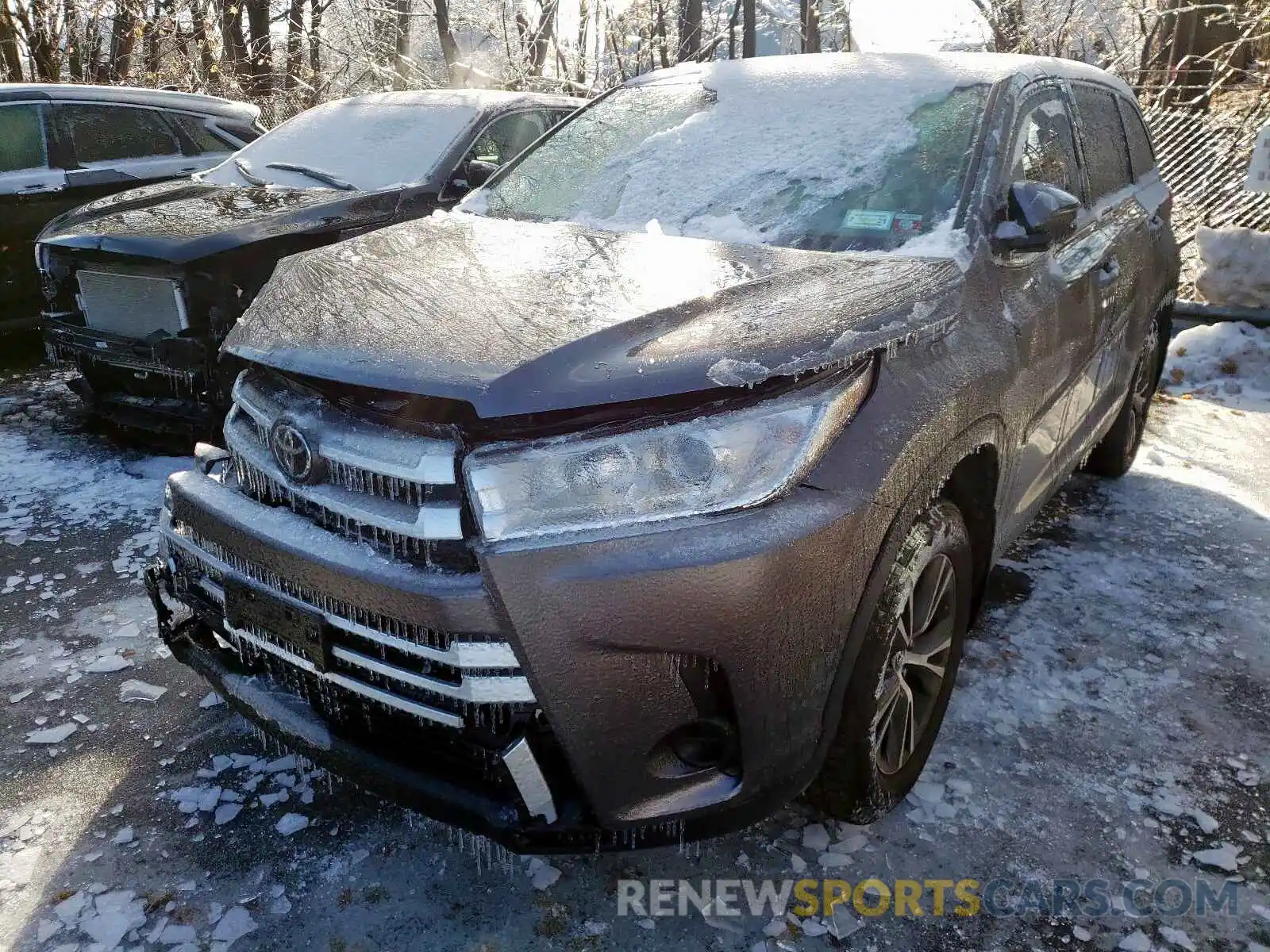 2 Photograph of a damaged car 5TDBZRFH2KS727768 TOYOTA HIGHLANDER 2019