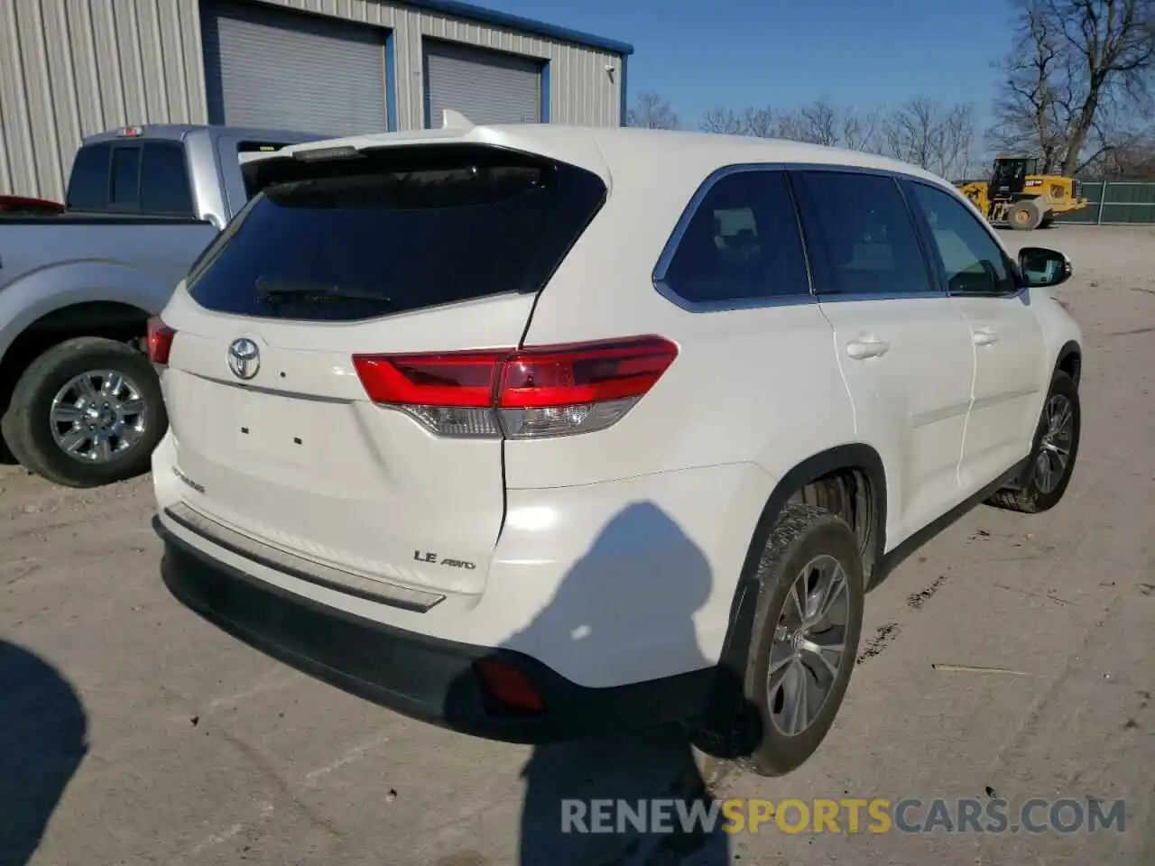 4 Photograph of a damaged car 5TDBZRFH2KS734252 TOYOTA HIGHLANDER 2019