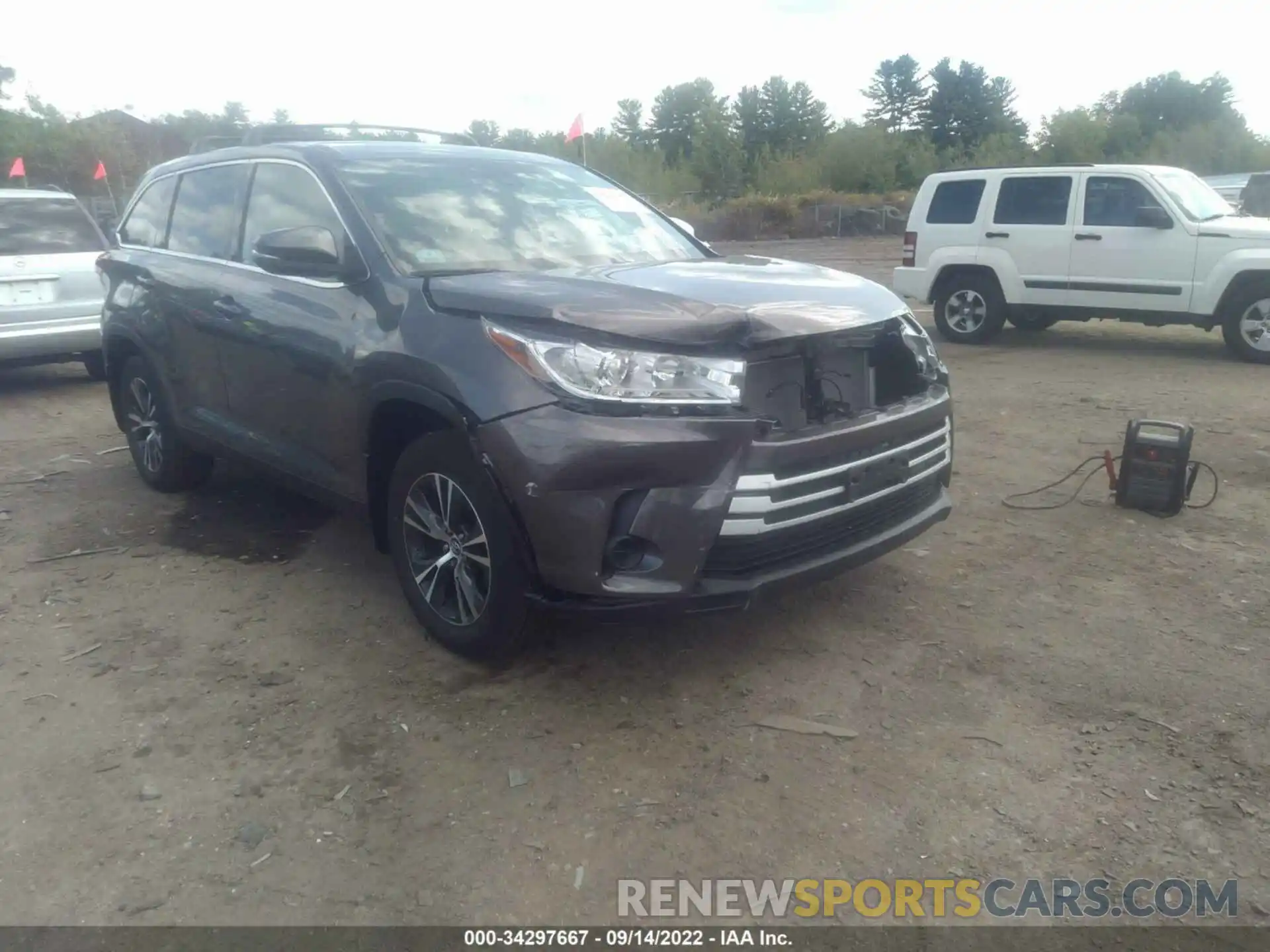 1 Photograph of a damaged car 5TDBZRFH2KS739368 TOYOTA HIGHLANDER 2019