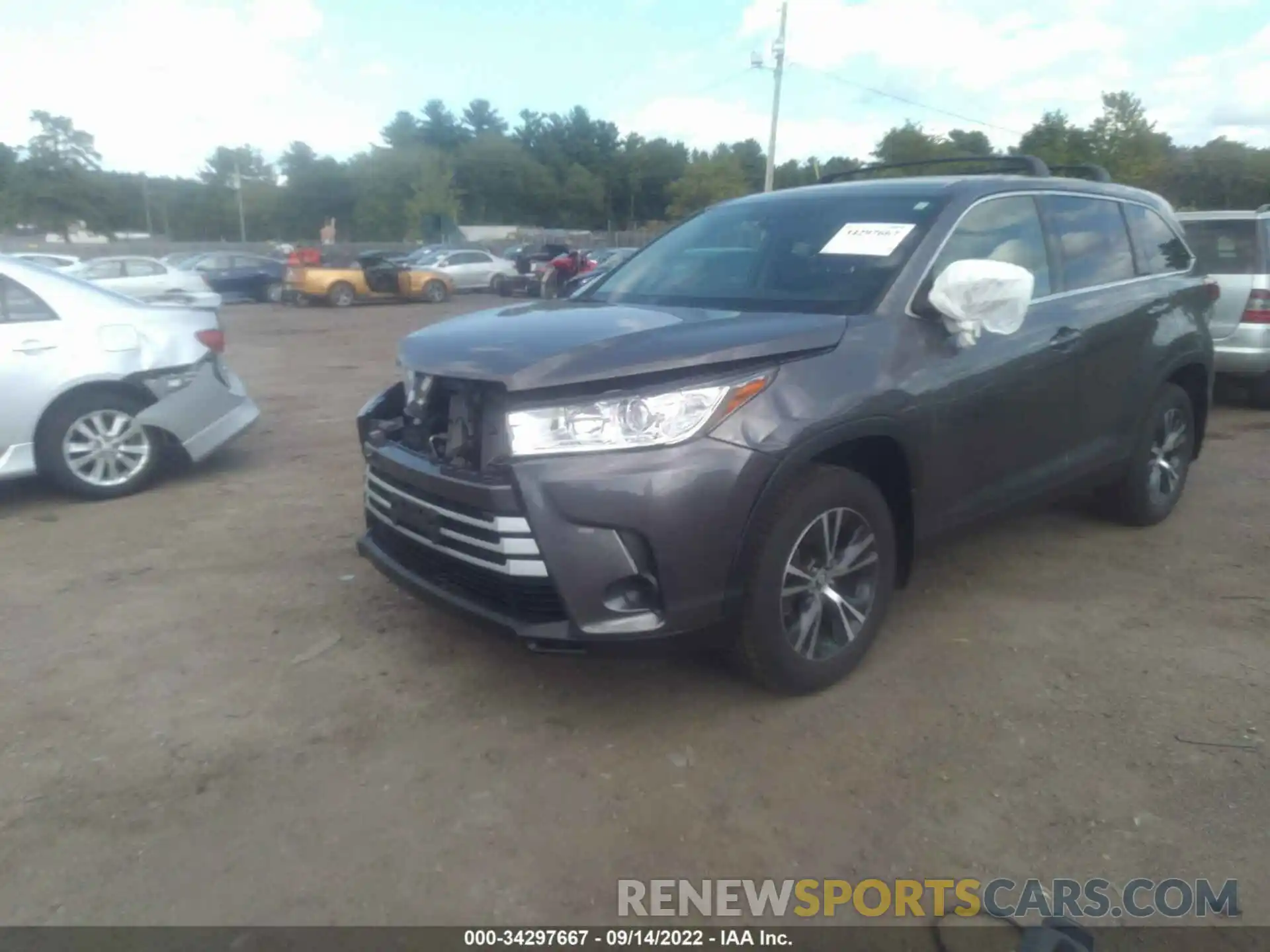 2 Photograph of a damaged car 5TDBZRFH2KS739368 TOYOTA HIGHLANDER 2019