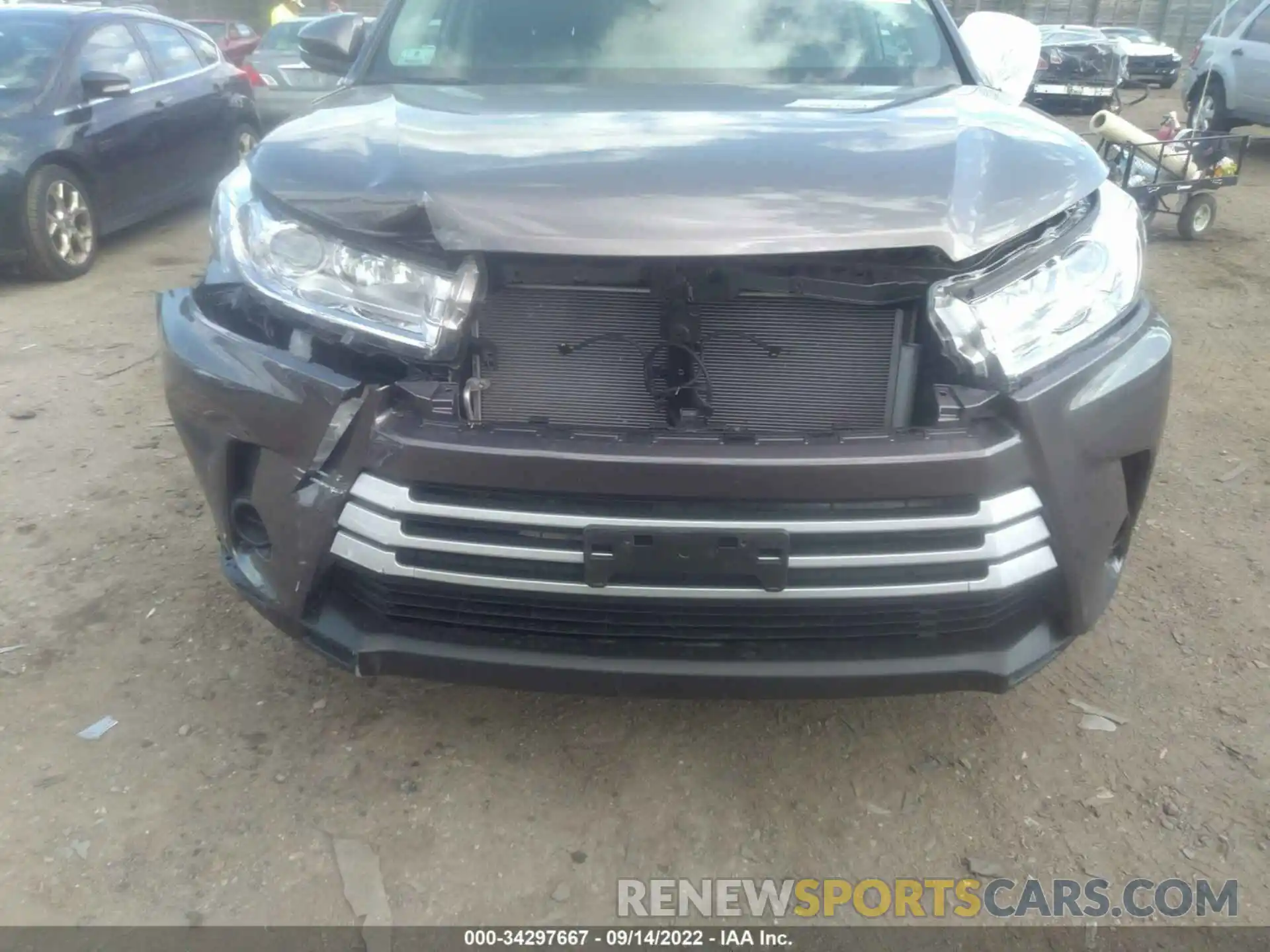 6 Photograph of a damaged car 5TDBZRFH2KS739368 TOYOTA HIGHLANDER 2019