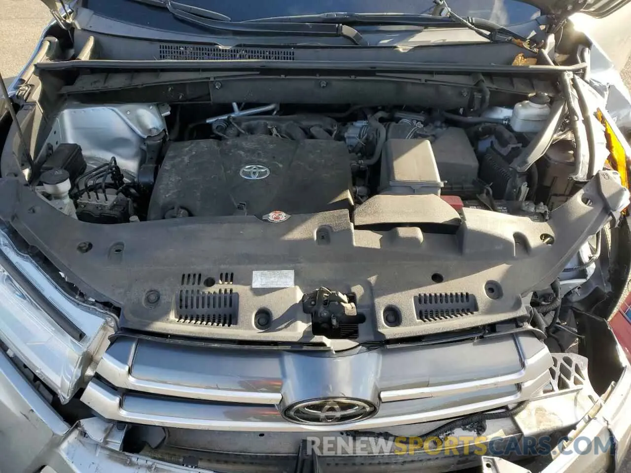 12 Photograph of a damaged car 5TDBZRFH2KS739936 TOYOTA HIGHLANDER 2019