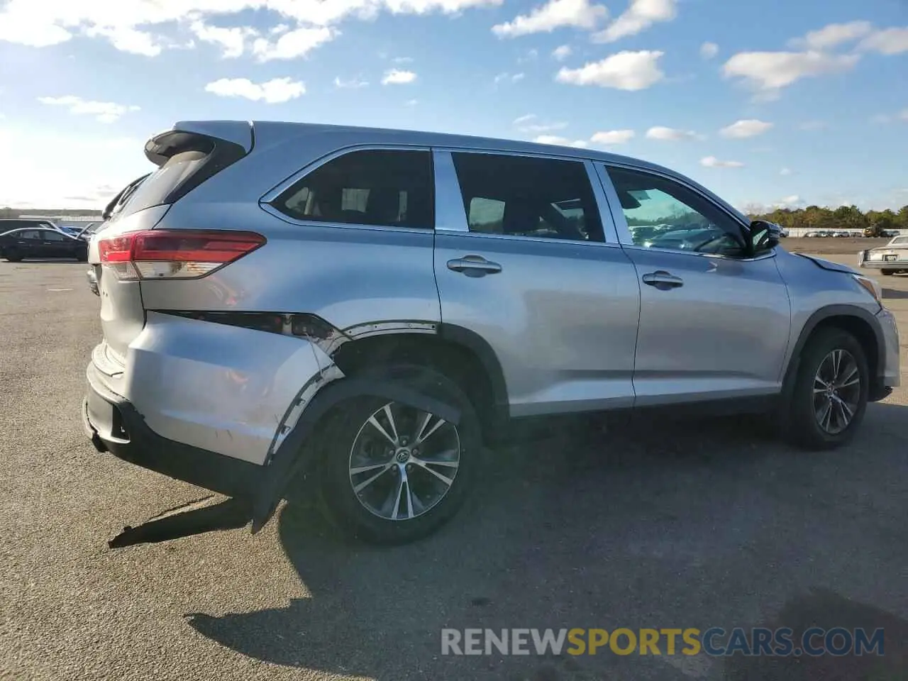 3 Photograph of a damaged car 5TDBZRFH2KS739936 TOYOTA HIGHLANDER 2019