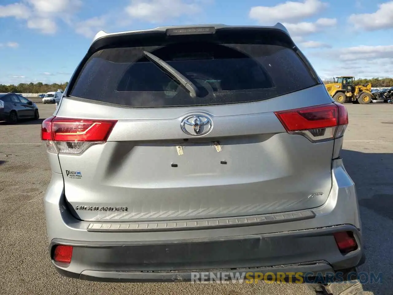 6 Photograph of a damaged car 5TDBZRFH2KS739936 TOYOTA HIGHLANDER 2019