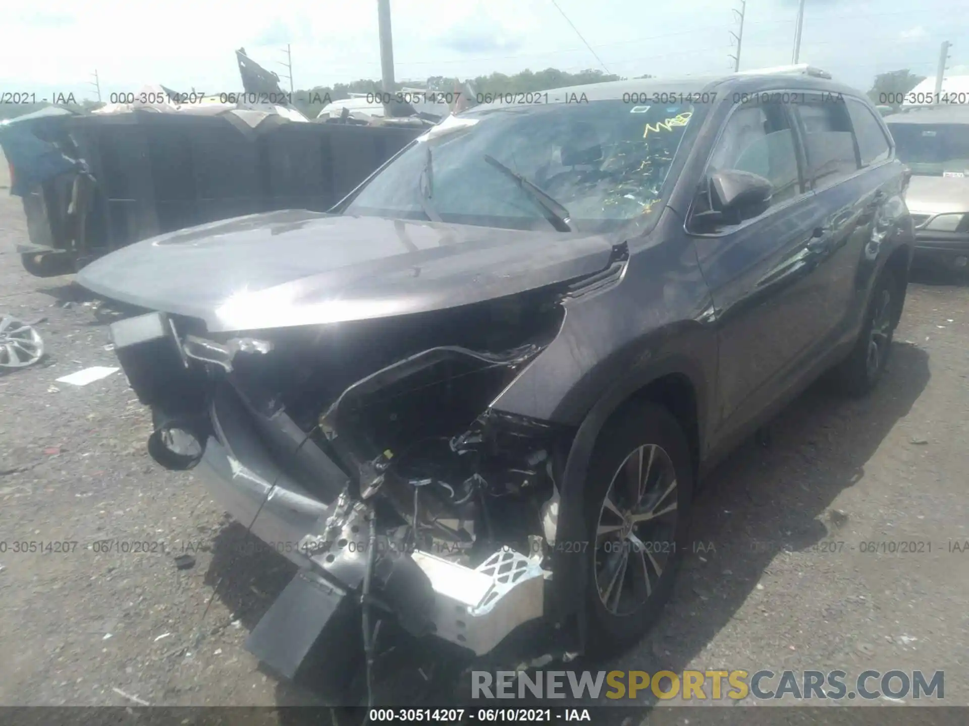 2 Photograph of a damaged car 5TDBZRFH2KS743419 TOYOTA HIGHLANDER 2019