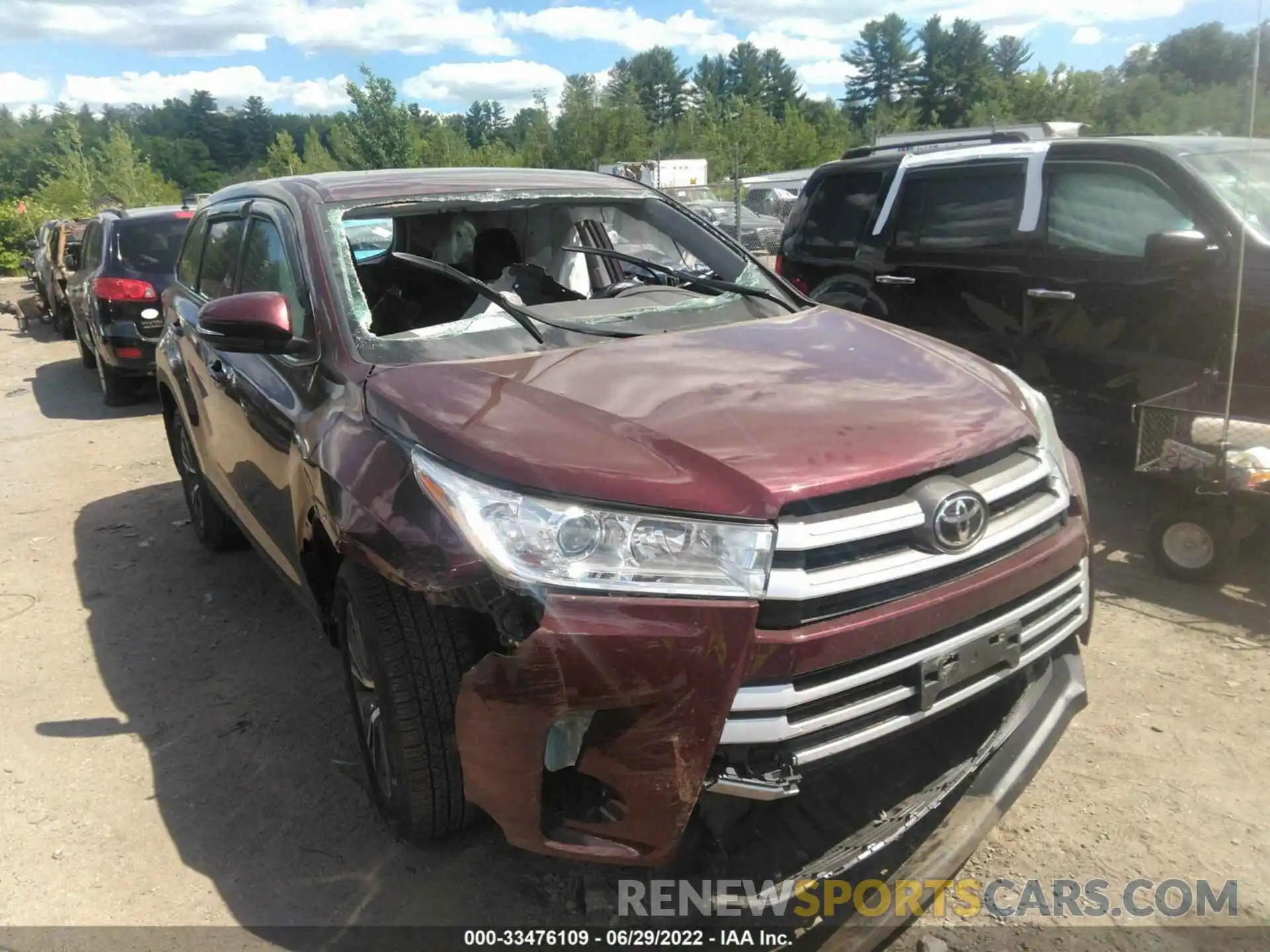 1 Photograph of a damaged car 5TDBZRFH2KS743680 TOYOTA HIGHLANDER 2019