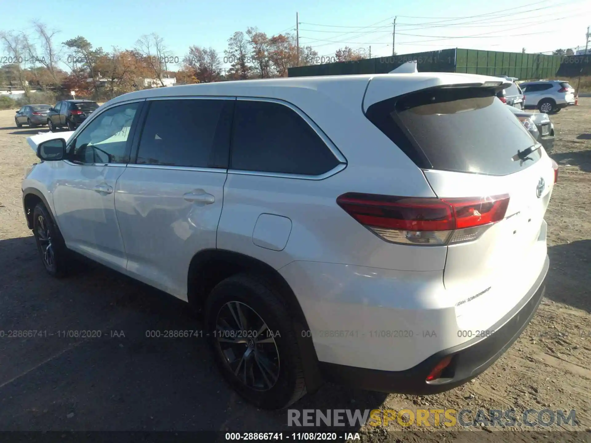 3 Photograph of a damaged car 5TDBZRFH2KS917697 TOYOTA HIGHLANDER 2019